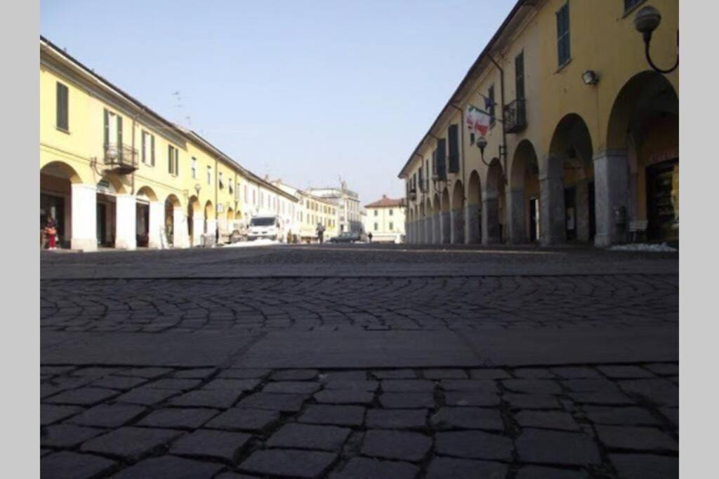 Rocks Appartamenti I Portici Nel Centro Storico! Melzo Buitenkant foto
